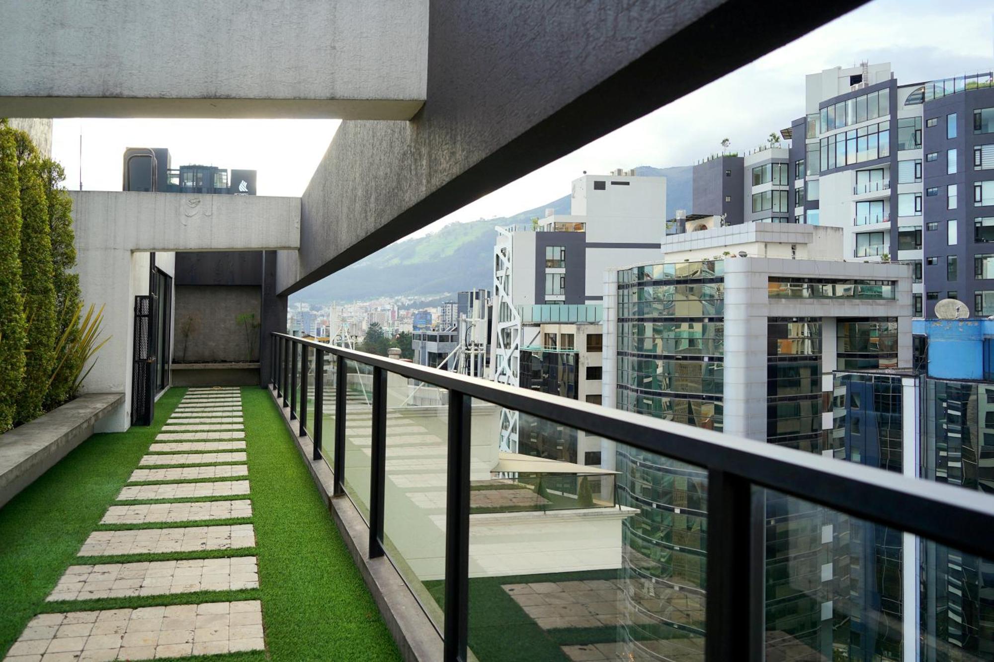 Moderno Departamento En El Mejor Sector De Quito Apartment Luaran gambar